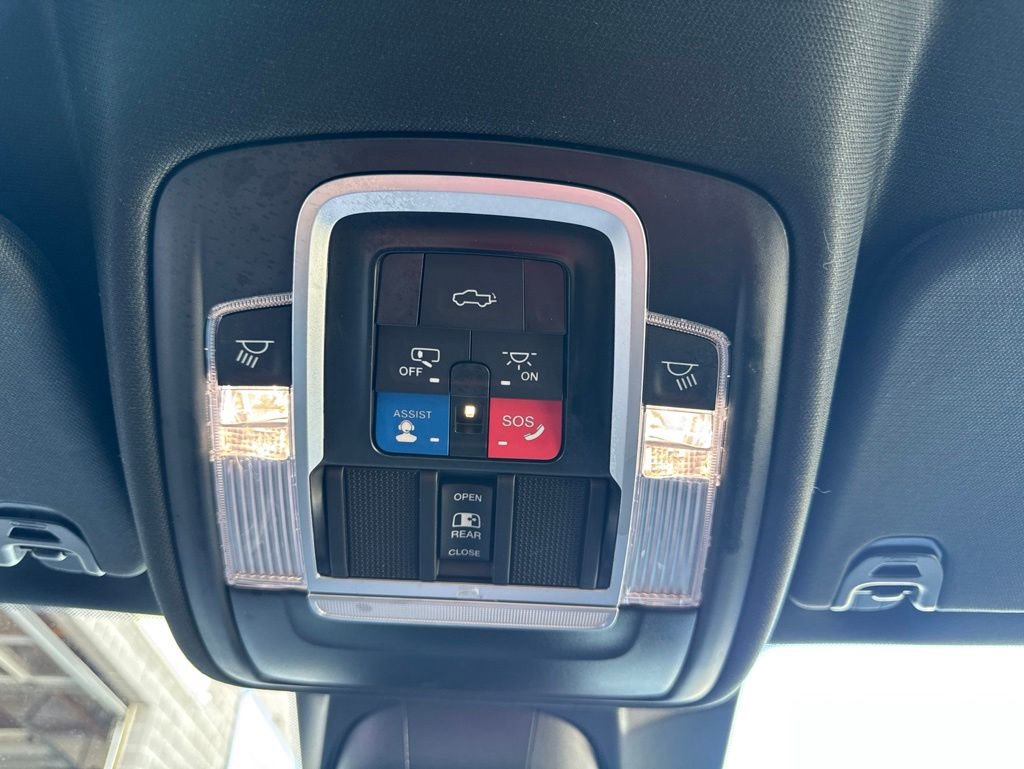 Used 2023 RAM 1500 Laramie AWD/4WD image 33
