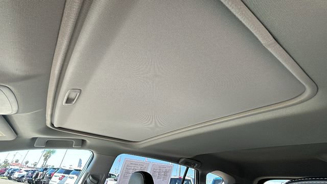 Used 2017 Toyota RAV4 Platinum AWD/4WD image 25