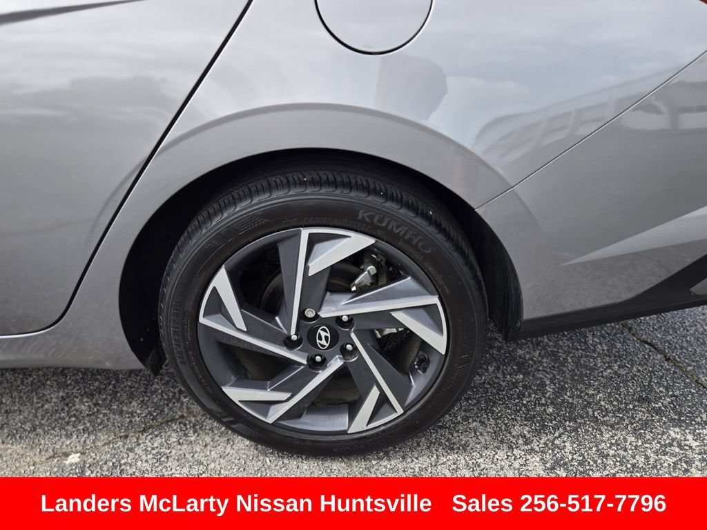 Used 2024 Hyundai Elantra Limited FWD image 12