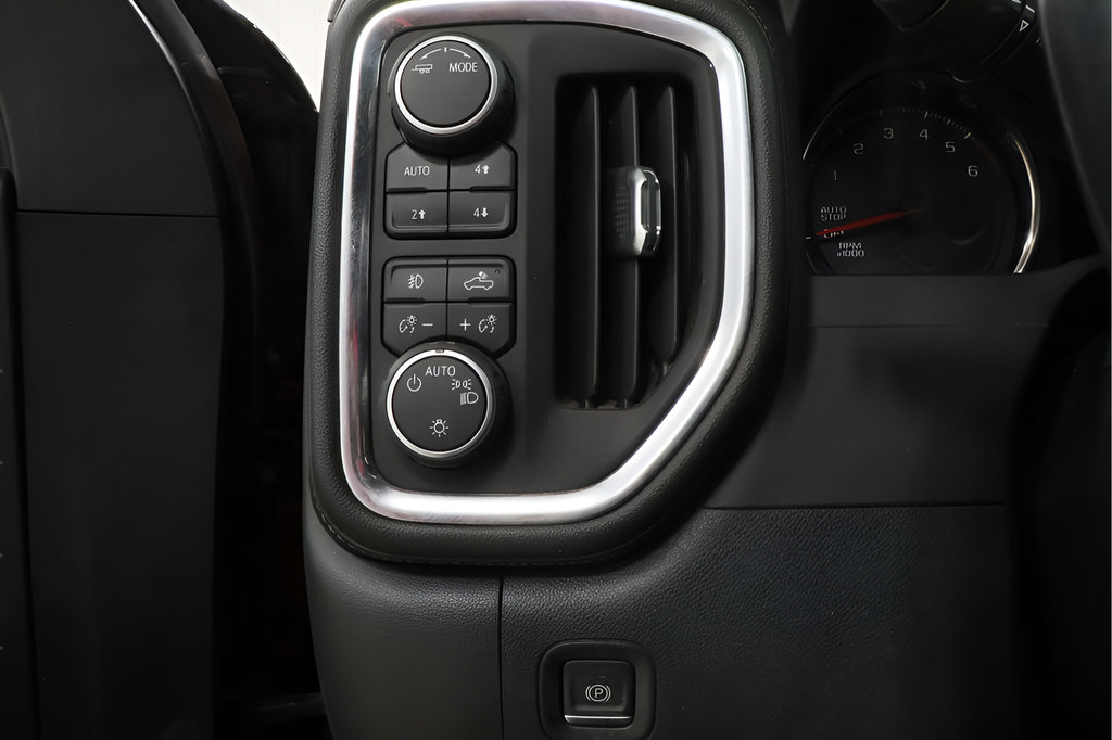 Used 2021 Chevrolet Silverado 1500 RST AWD/4WD image 17