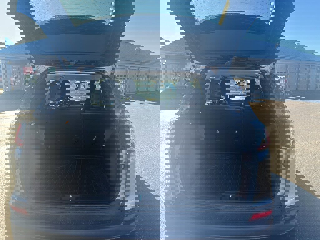 Used 2021 Jeep Cherokee Latitude Lux w/ Mopar Interior Package image 20