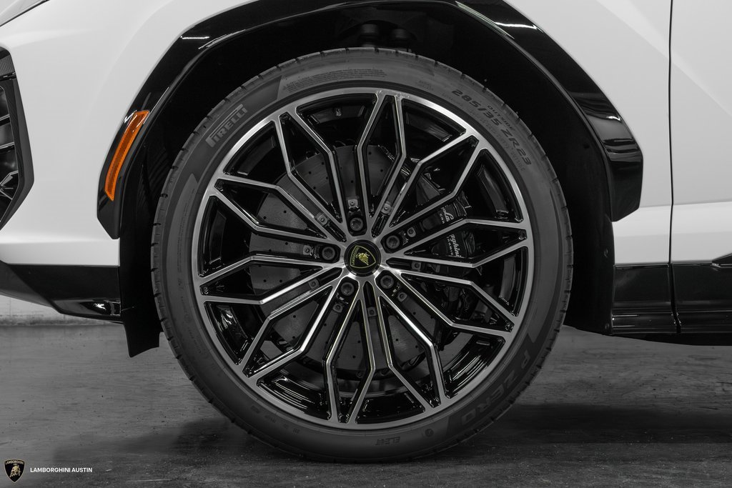 Used 2025 Lamborghini Urus SE image 6