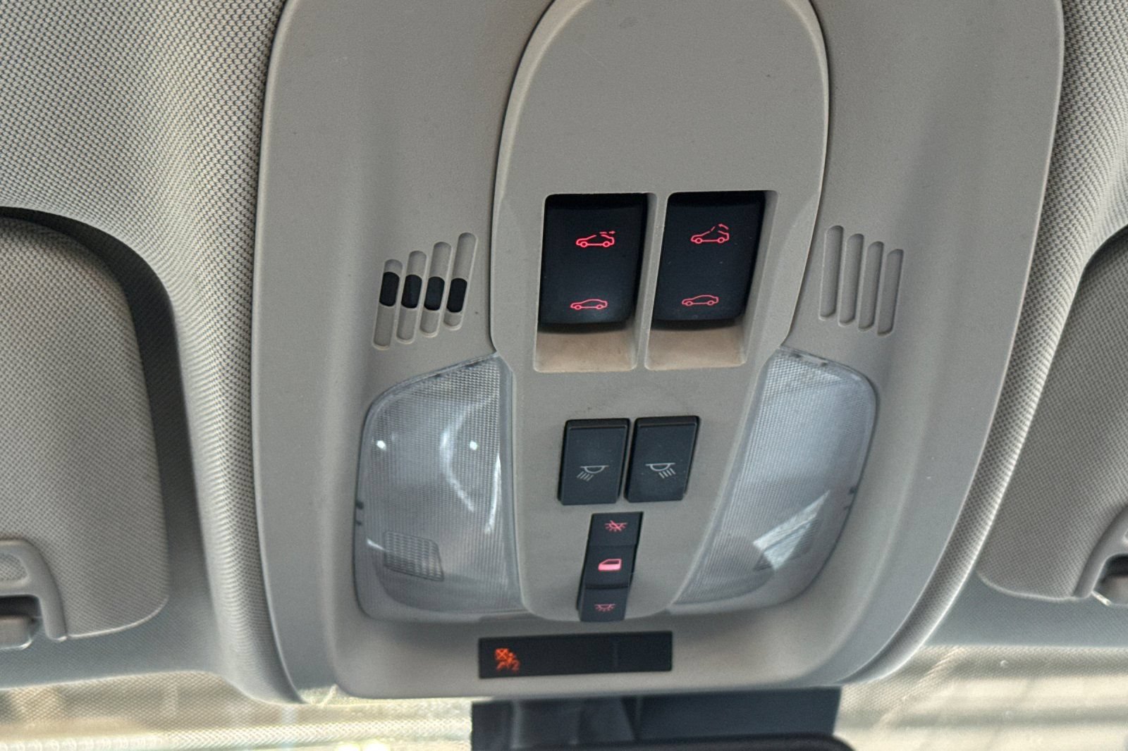 Used 2010 GMC Terrain SLT AWD/4WD image 23