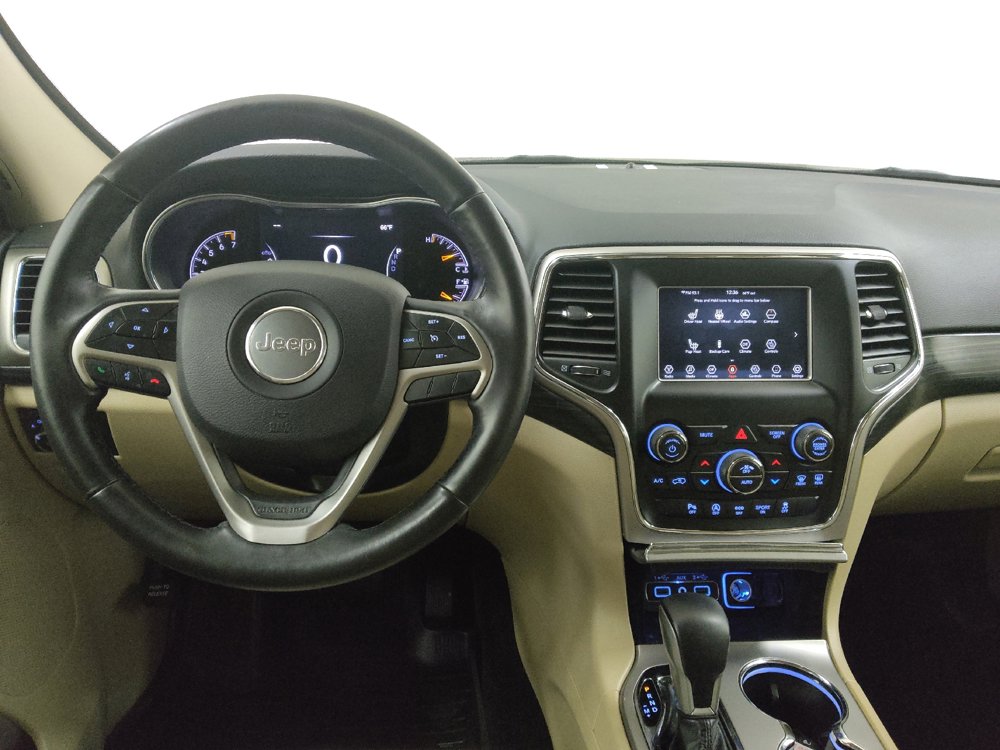 Used 2019 Jeep Grand Cherokee Laredo AWD/4WD image 22