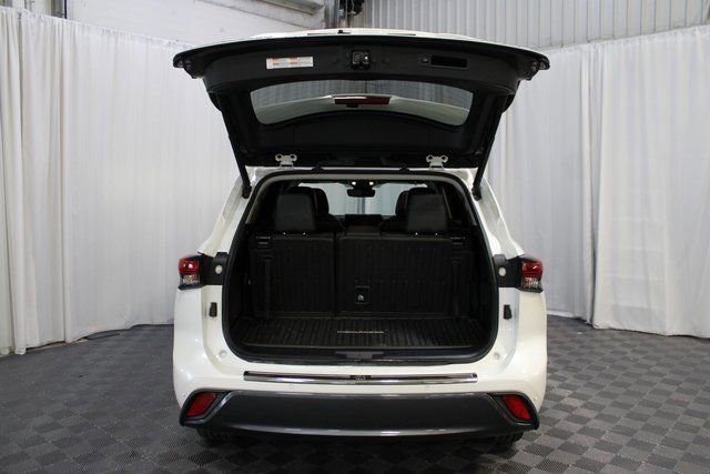 Used 2020 Toyota Highlander Limited image 7
