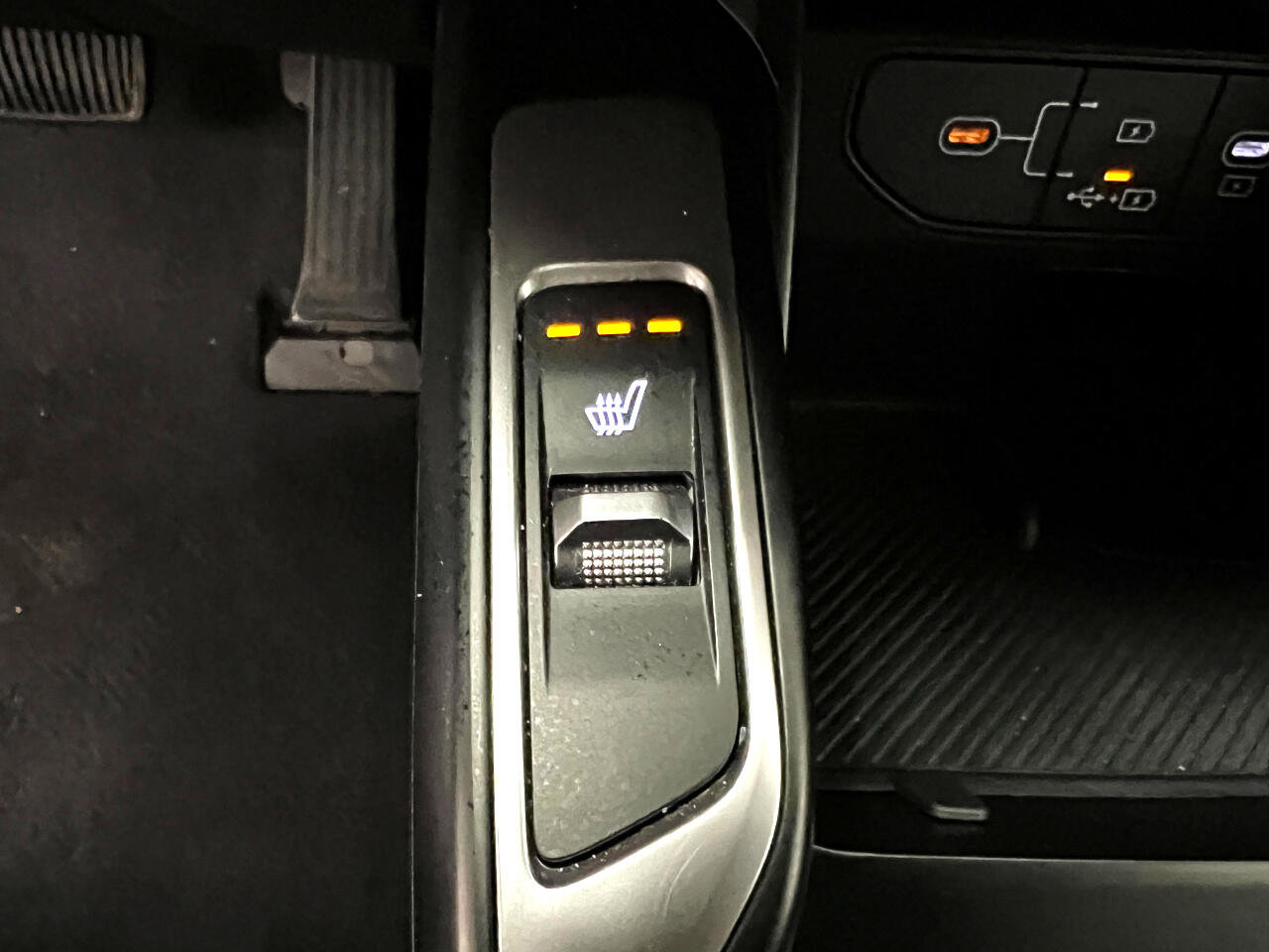 Used 2024 Kia Sorento S image 35