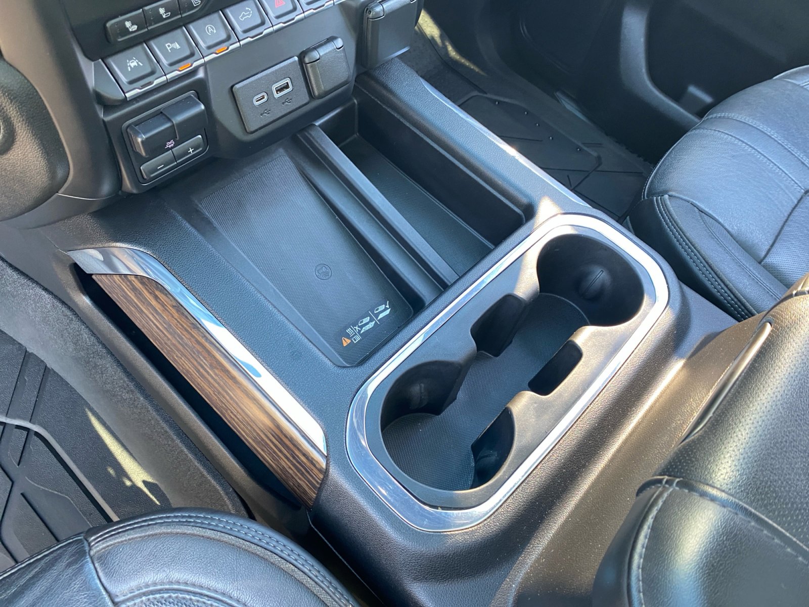 Used 2019 Chevrolet Silverado 1500 High Country w/ Technology Package image 15