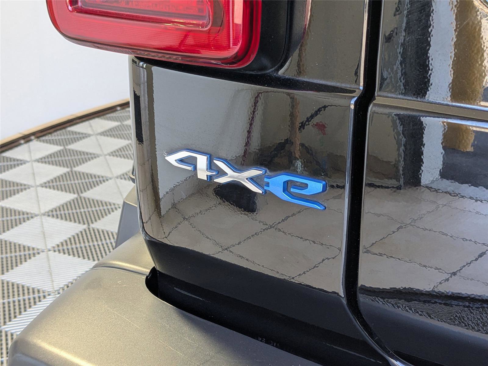 Used 2021 Jeep Wrangler Unlimited Sahara w/ Cold Weather Group image 7