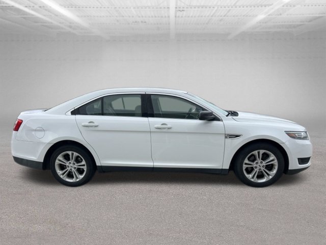 Used 2018 Ford Taurus SE FWD image 5