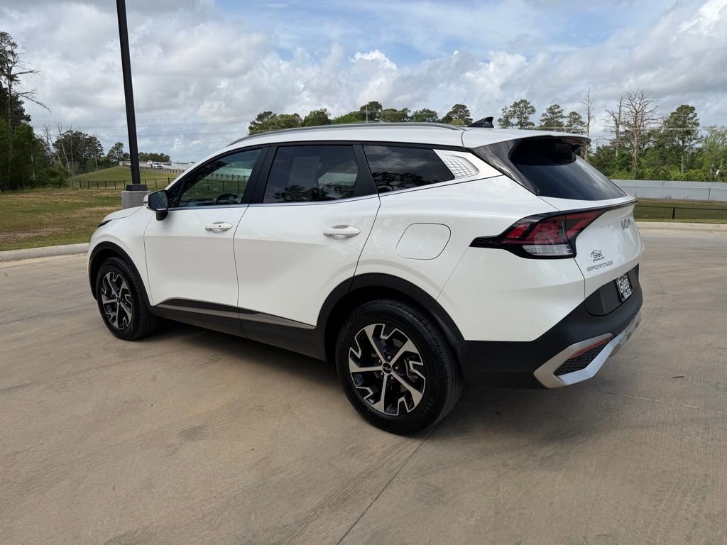Used 2023 Kia Sportage EX image 3