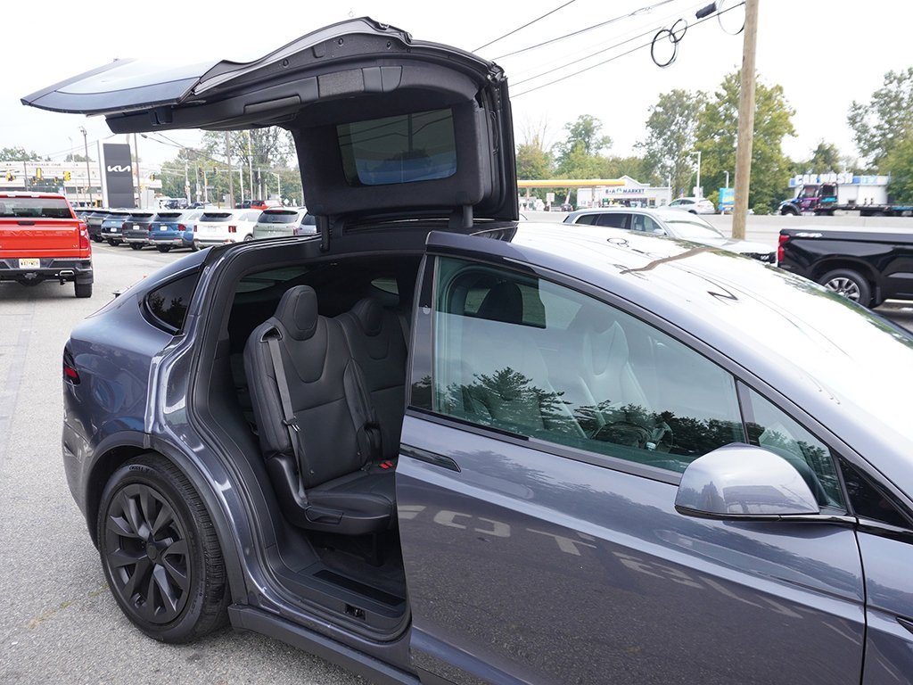 Used 2022 Tesla Model X image 29