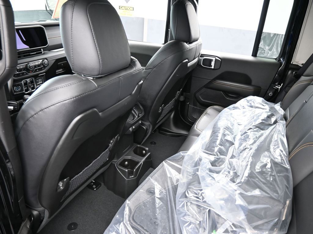 Used 2024 Jeep Gladiator Sport w/ Premium Package image 33