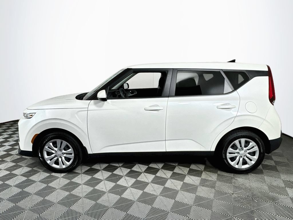 Used 2022 Kia Soul LX FWD image 4