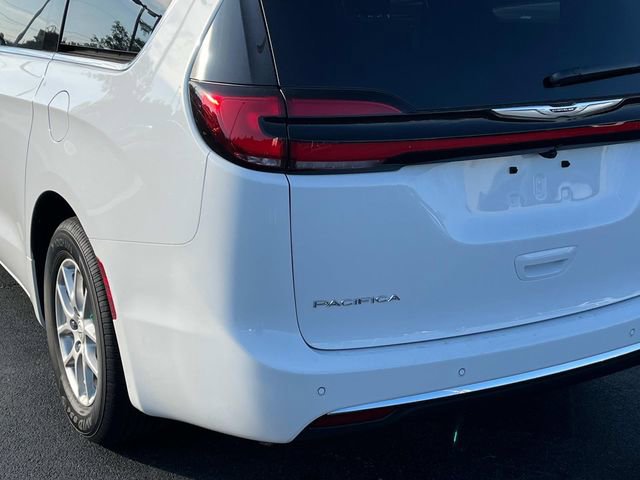 New 2026 Chrysler Pacifica Select FWD image 5