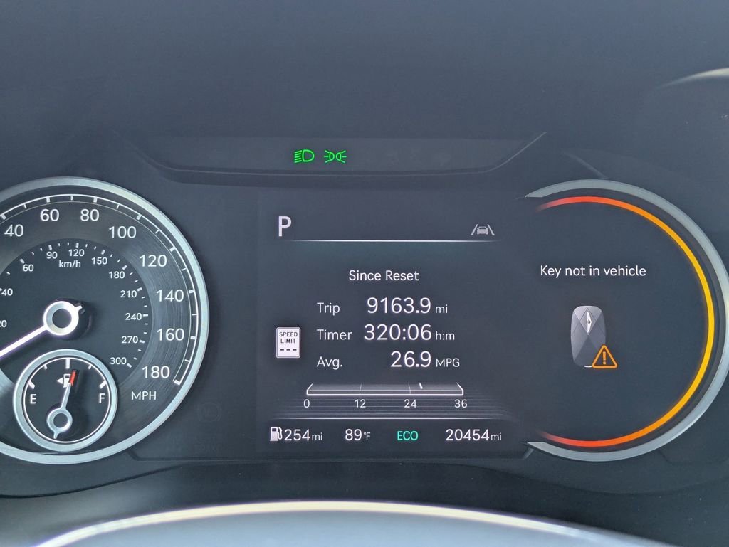 Used 2025 Genesis G70 2.5T RWD image 17