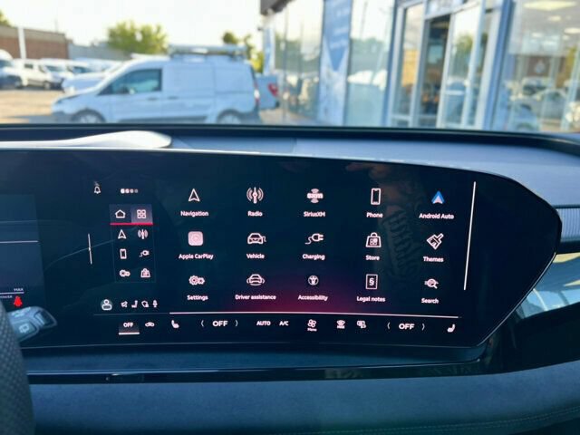 Used 2025 Audi SQ6 e-tron Premium Plus w/ Premium Plus AWD/4WD image 24