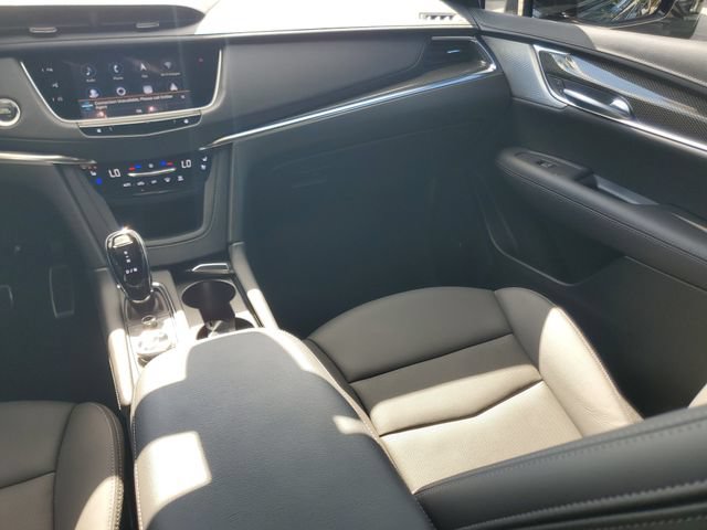 Certified 2023 Cadillac XT5 Sportv w/ Technology Package AWD/4WD image 16