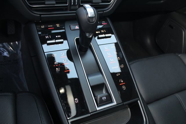 Certified 2026 Porsche Macan image 17
