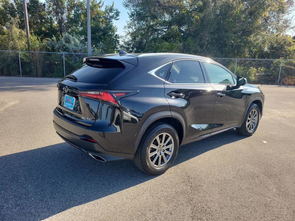 Used 2018 Lexus NX 300 FWD image 11