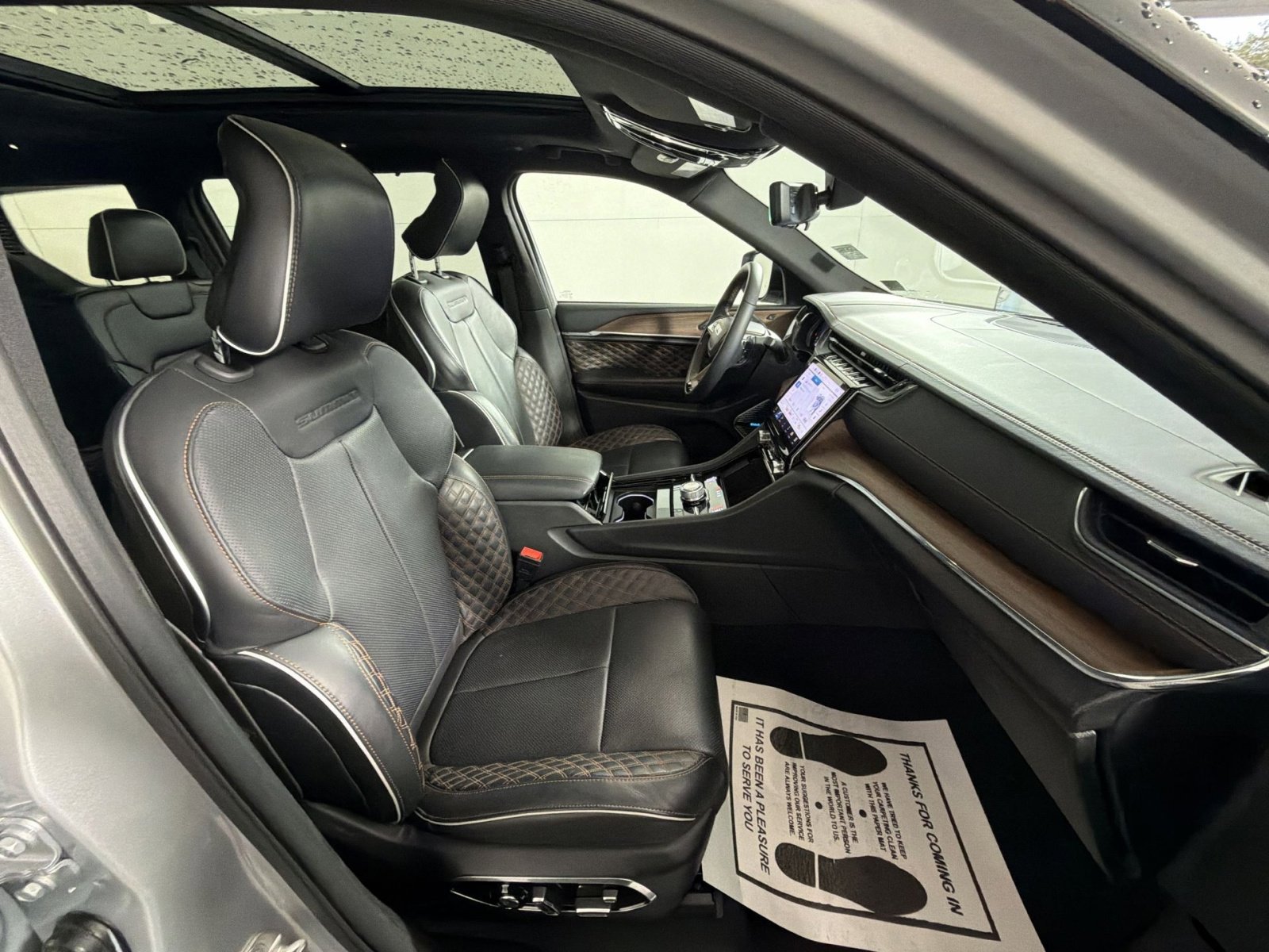 Used 2024 Jeep Grand Cherokee L Summit w/ Advanced Protech Group IV image 28