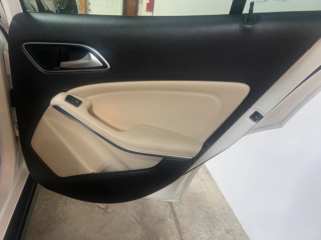 Used 2019 Mercedes-Benz GLA 250 4MATIC image 27