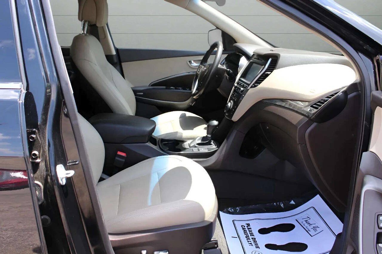 Used 2017 Hyundai Santa Fe Sport 2.0T AWD/4WD image 16