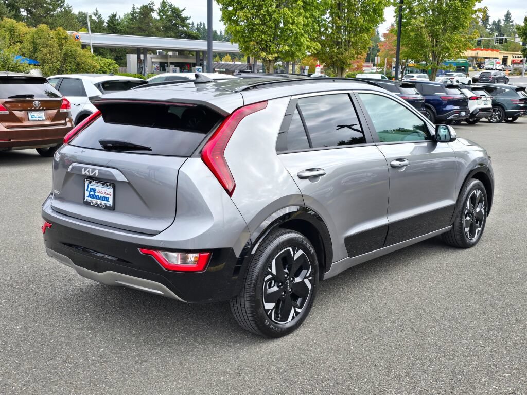 Certified 2024 Kia Niro Wind w/ Wind Preserve Package FWD image 5