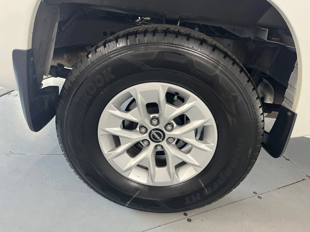 Used 2024 Nissan Frontier SV w/ Technology Package AWD/4WD image 16