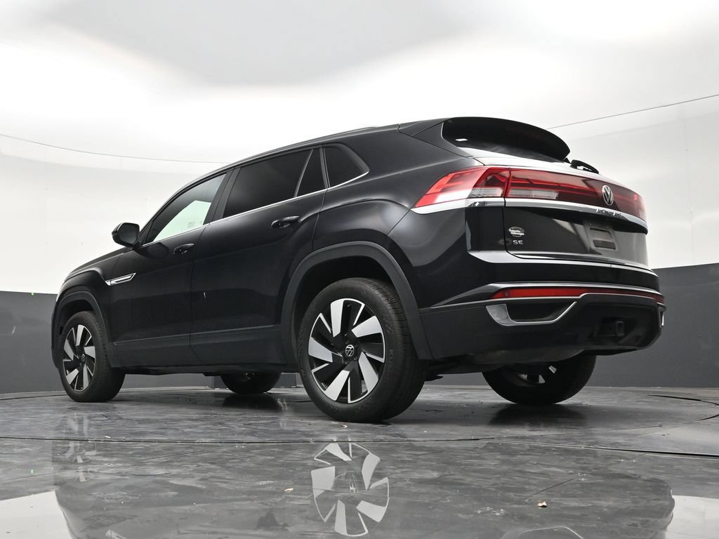 Used 2024 Volkswagen Atlas Cross Sport SE FWD image 22