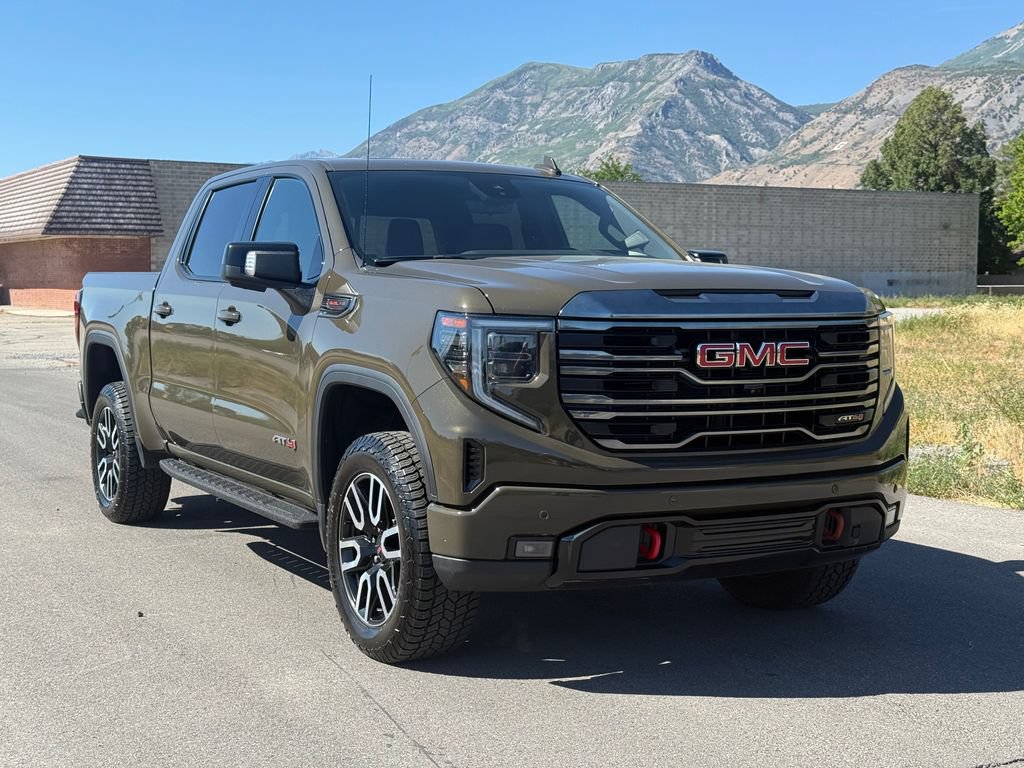 Used 2023 GMC Sierra 1500 AT4 w/ Technology Package AWD/4WD image 1