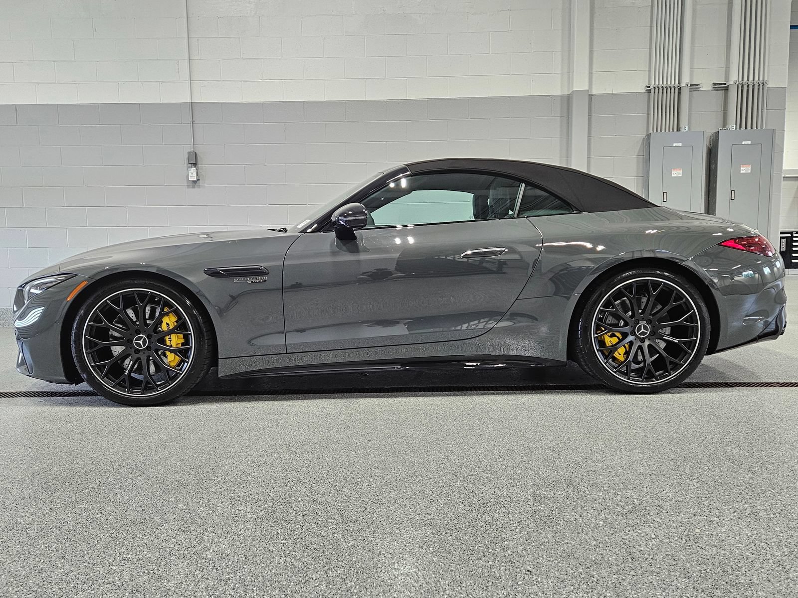 Certified 2025 Mercedes-Benz SL 63 AMG 4MATIC image 7