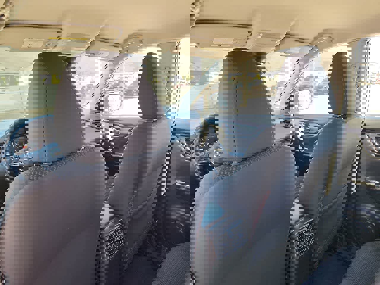 Used 2020 Nissan Rogue Sport S image 16