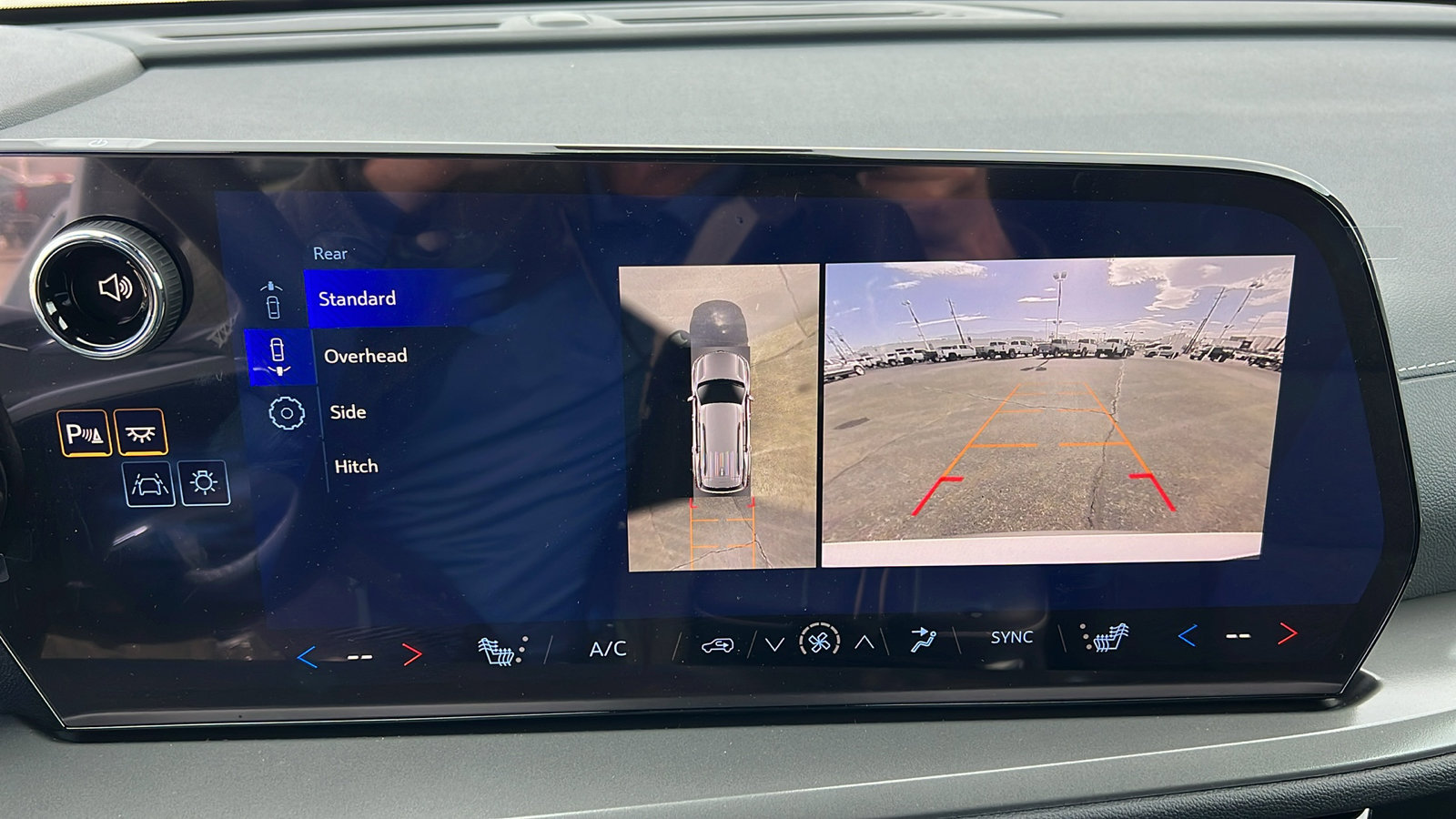 New 2026 Chevrolet Traverse LT w/ Midnight/Sport Edition image 23