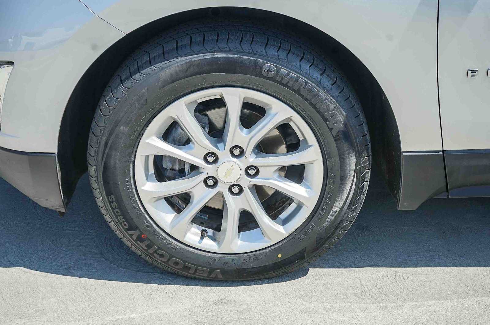 Used 2019 Chevrolet Equinox LS FWD image 11