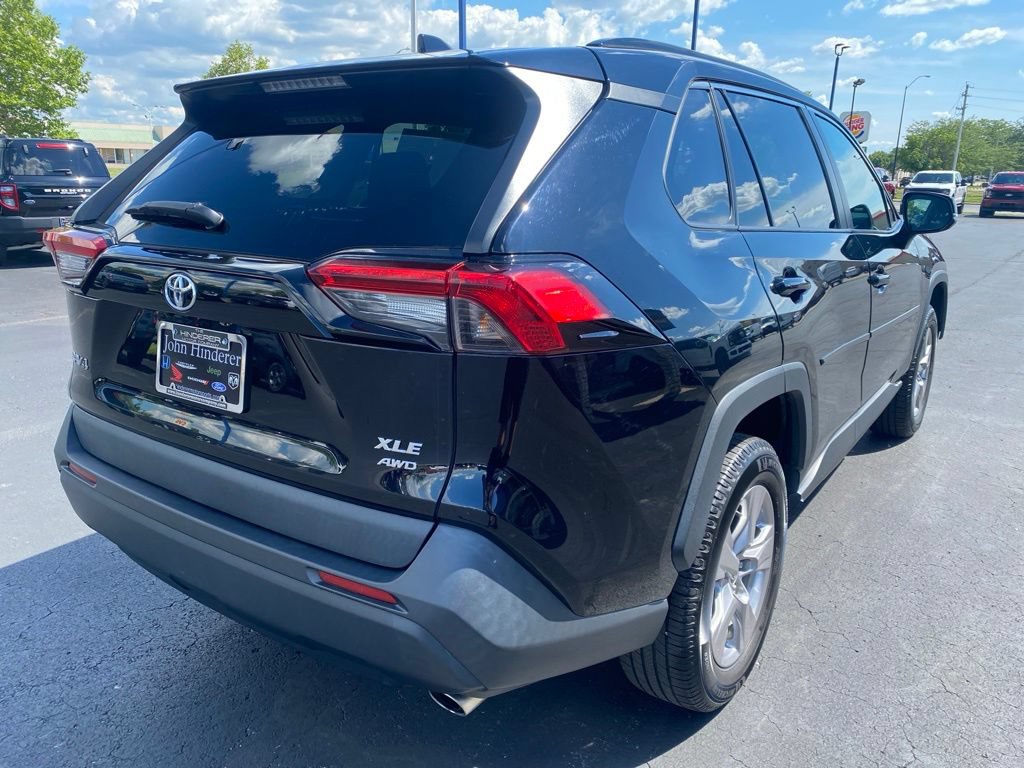 Used 2022 Toyota RAV4 XLE w/ Convenience Package AWD/4WD image 3
