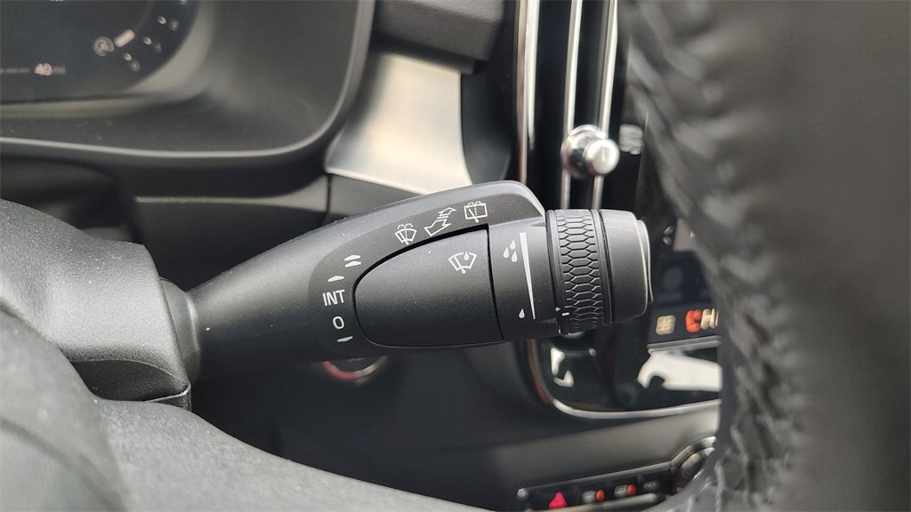 New 2026 Volvo XC40 B5 Ultra w/ Protection Package Premier image 17