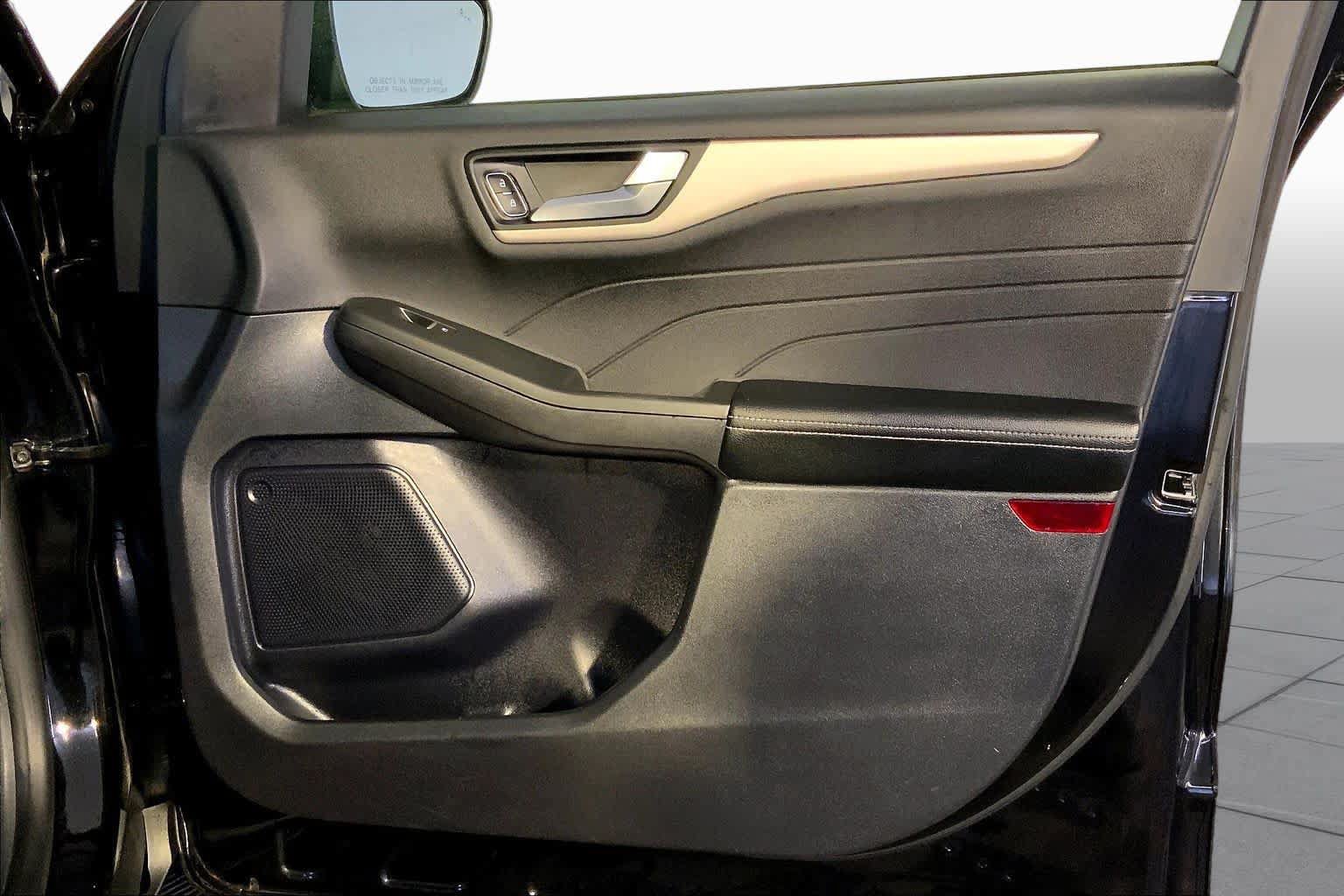 Used 2022 Ford Escape SEL w/ Technology Package FWD image 23