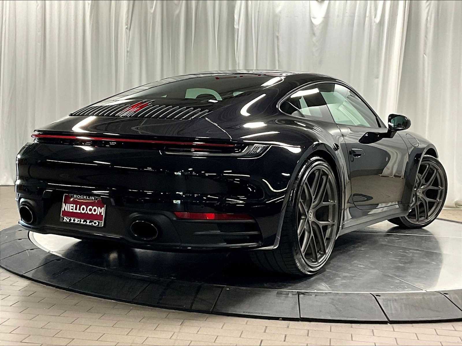 Used 2020 Porsche 911 Carrera image 9