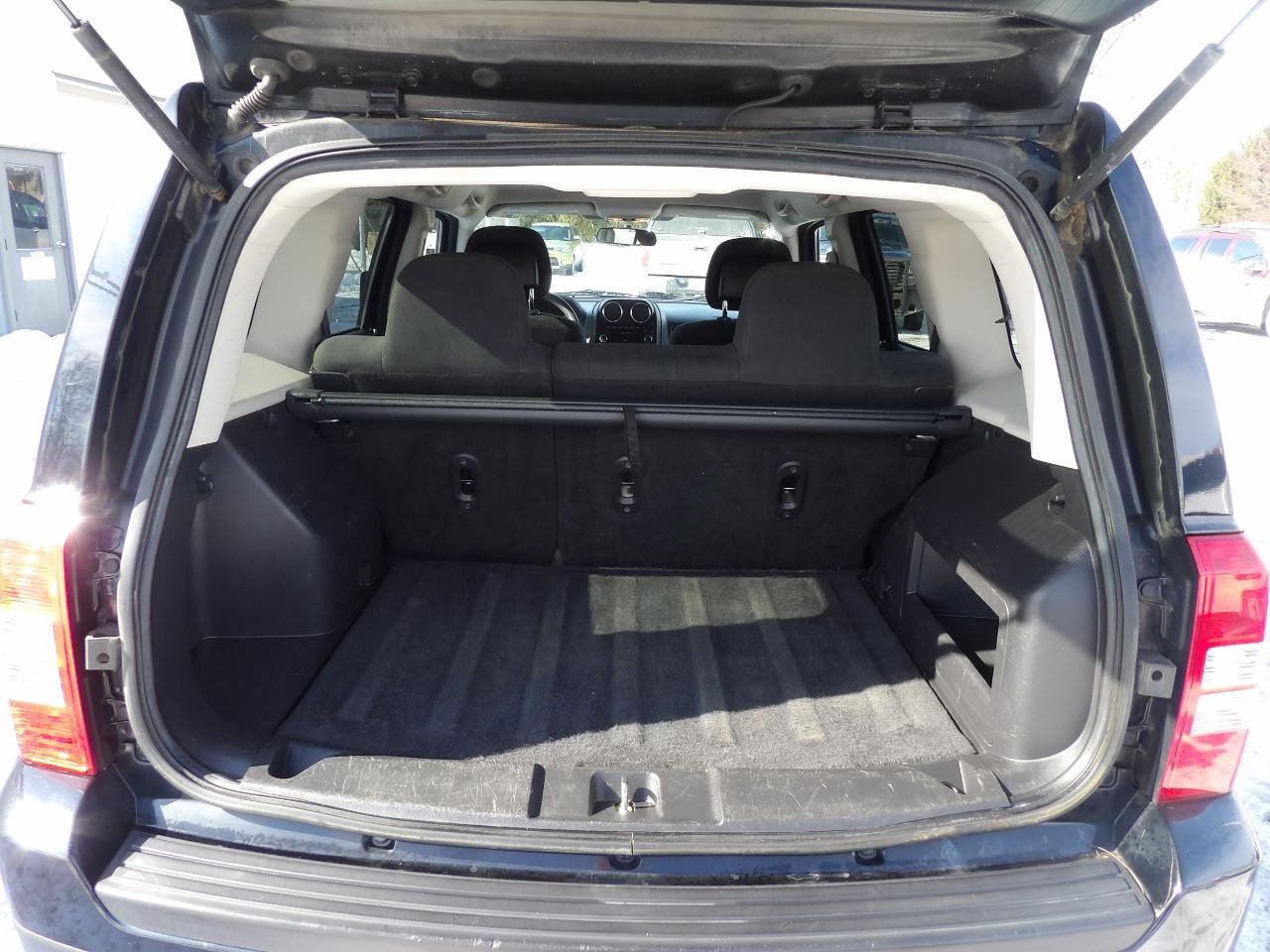 Used 2014 Jeep Patriot Sport w/ Power Value Group image 5