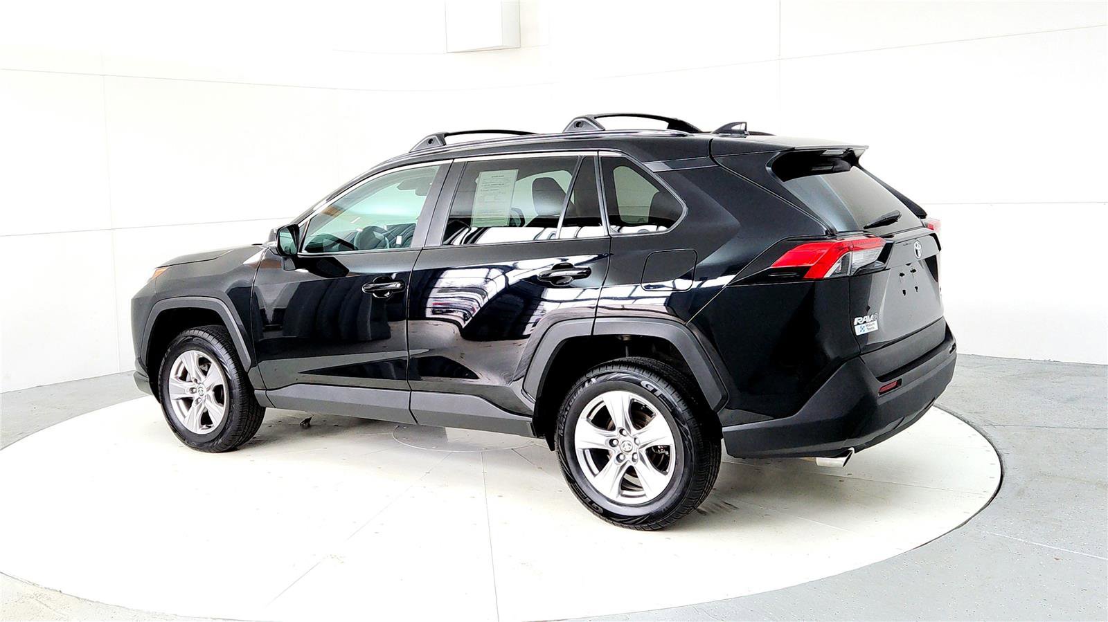 Used 2023 Toyota RAV4 XLE w/ XLE Grade Weather Package image 4