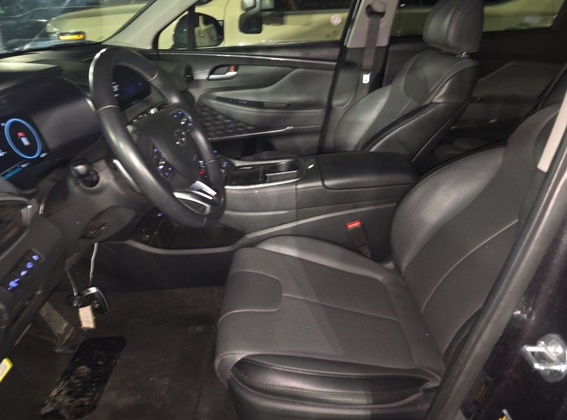 Used 2023 Hyundai Santa Fe SEL w/ Premium Package image 13