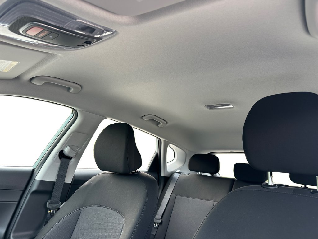 New 2027 Hyundai Kona SE FWD image 12