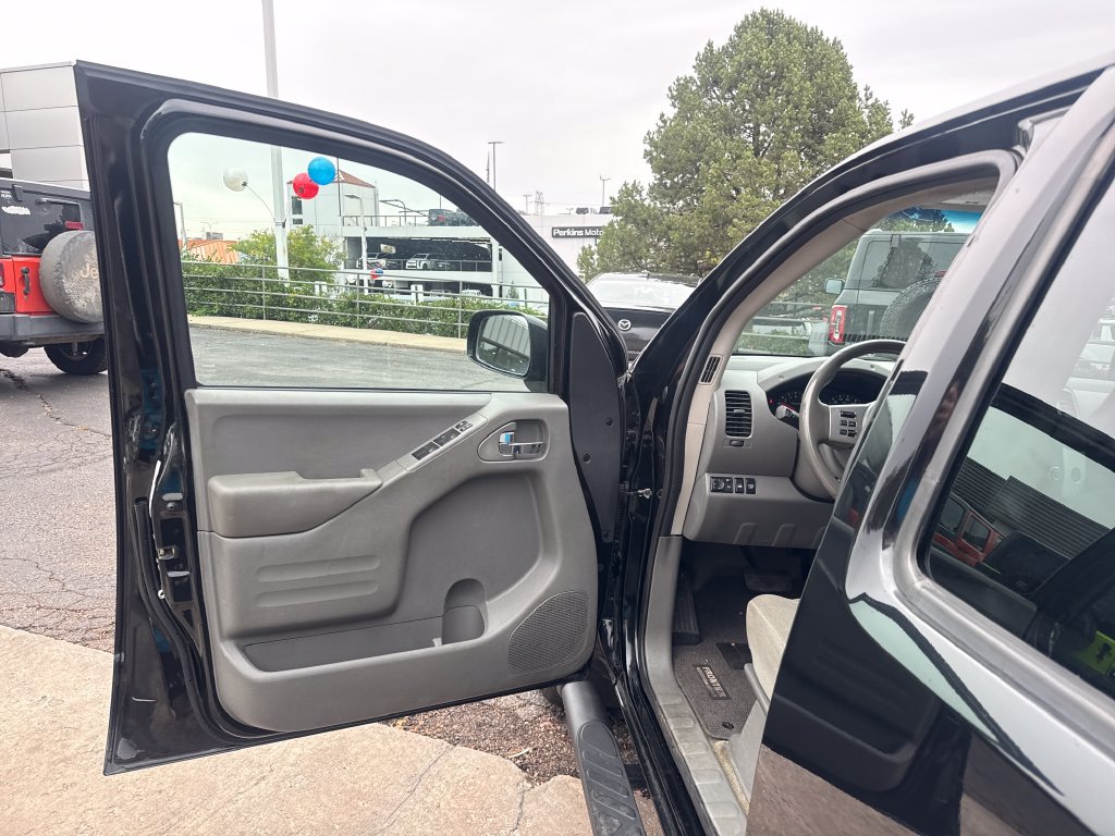 Used 2018 Nissan Frontier SV w/ Value Truck Package AWD/4WD image 10