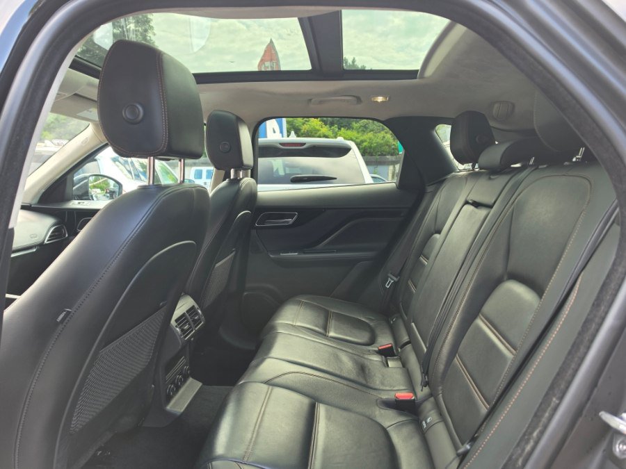 Used 2020 Jaguar F-PACE Prestige AWD/4WD image 34