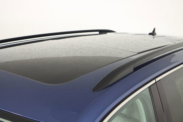 Used 2020 Volkswagen Tiguan SE w/ Panoramic Sunroof Package image 16