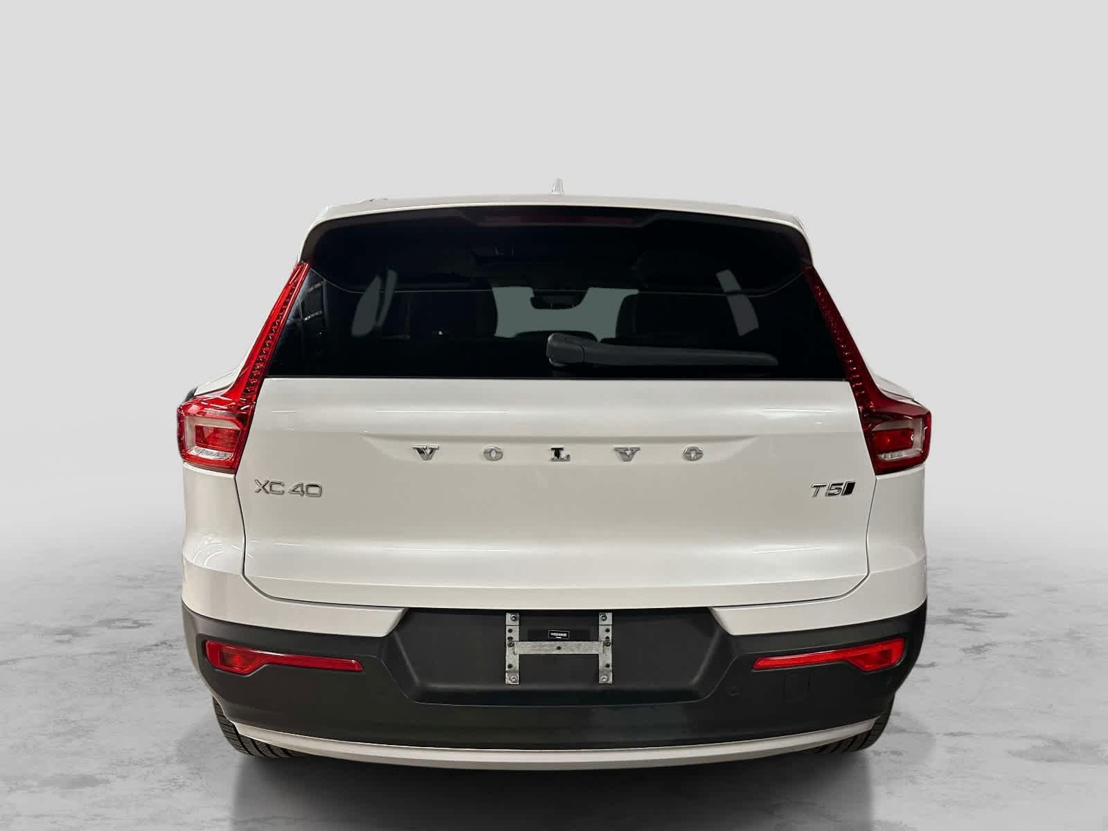 Used 2022 Volvo XC40 T5 Momentum AWD/4WD image 4