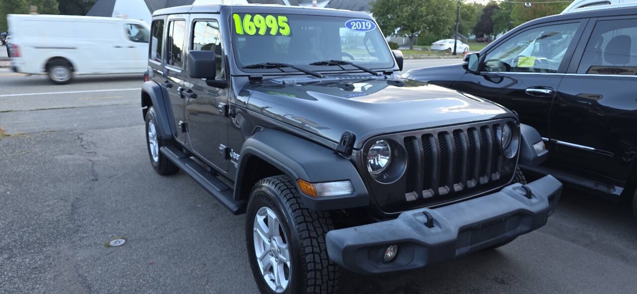 Used 2019 Jeep Wrangler Unlimited Sport S AWD/4WD image 3