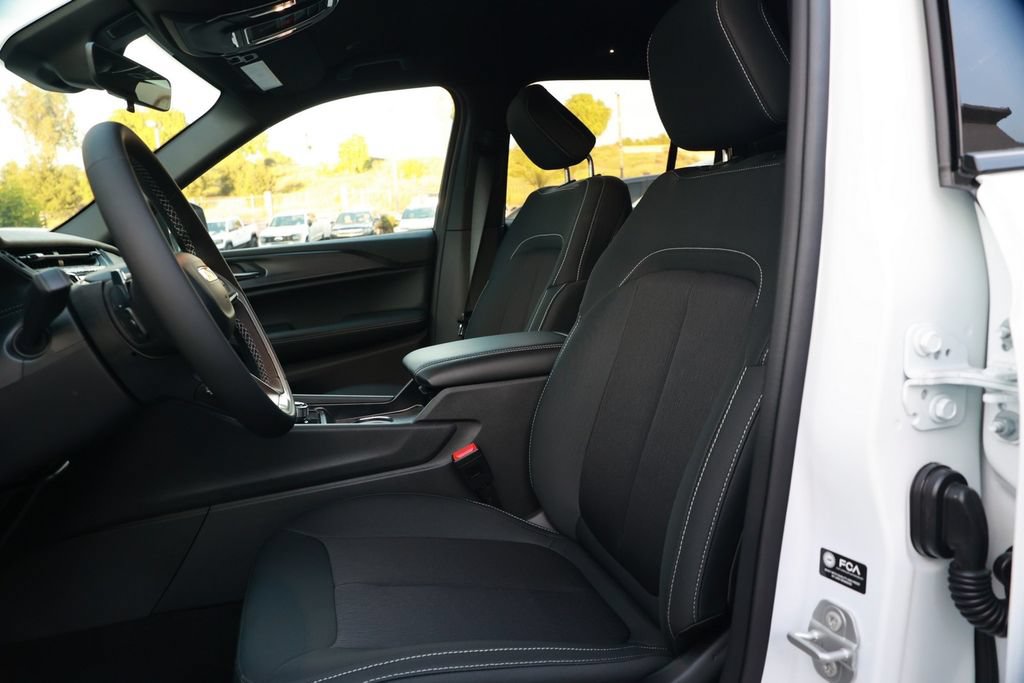 New 2026 Jeep Grand Cherokee Laredo RWD image 14