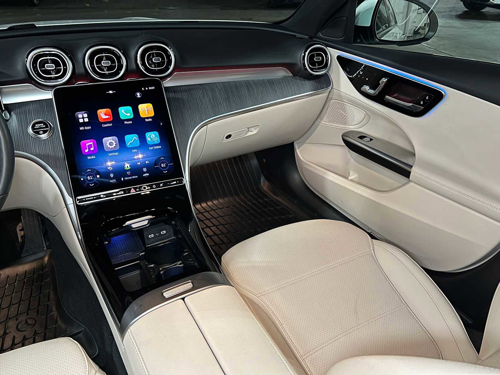 Certified 2025 Mercedes-Benz C 300 Sedan image 39