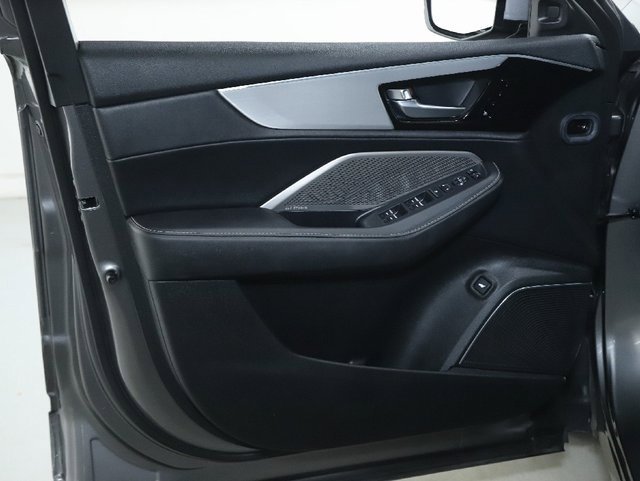 Used 2023 Acura MDX SH-AWD w/ Technology Package image 17